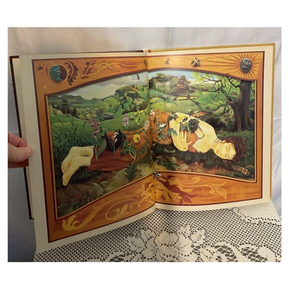 1984 The Bee on the Comb by Kit Williams - Picture 6 of 8